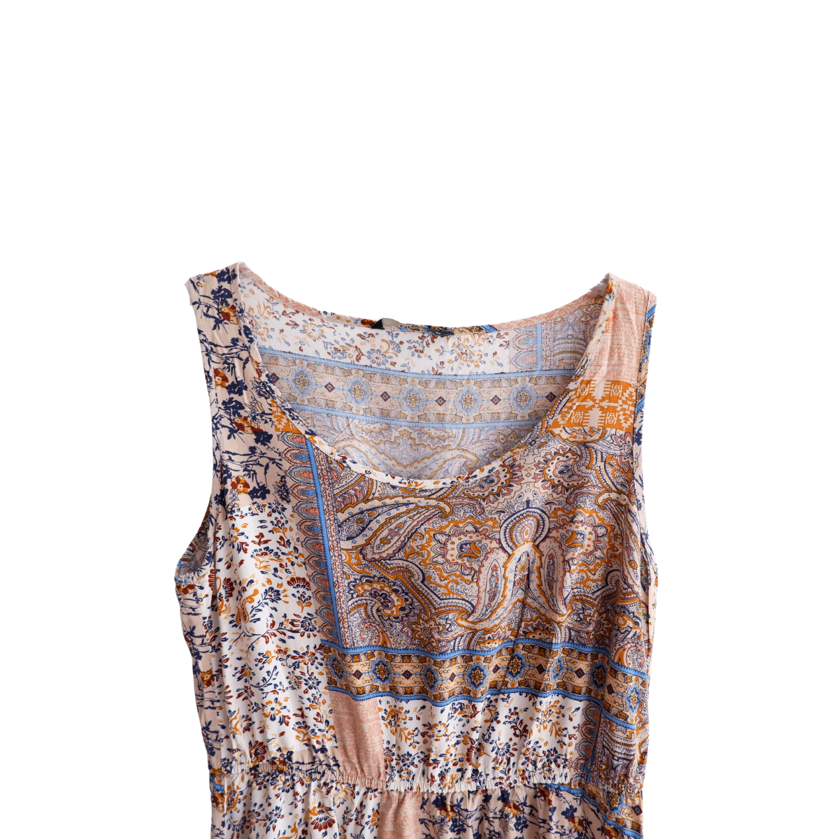 Warmkleurige zomerjurk met patroon
