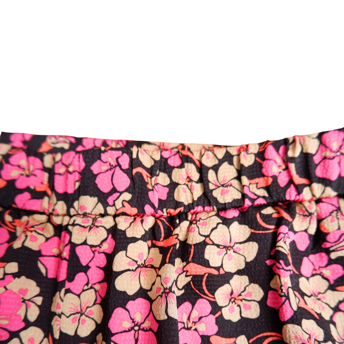 Zwarte broek met felroze bloemen