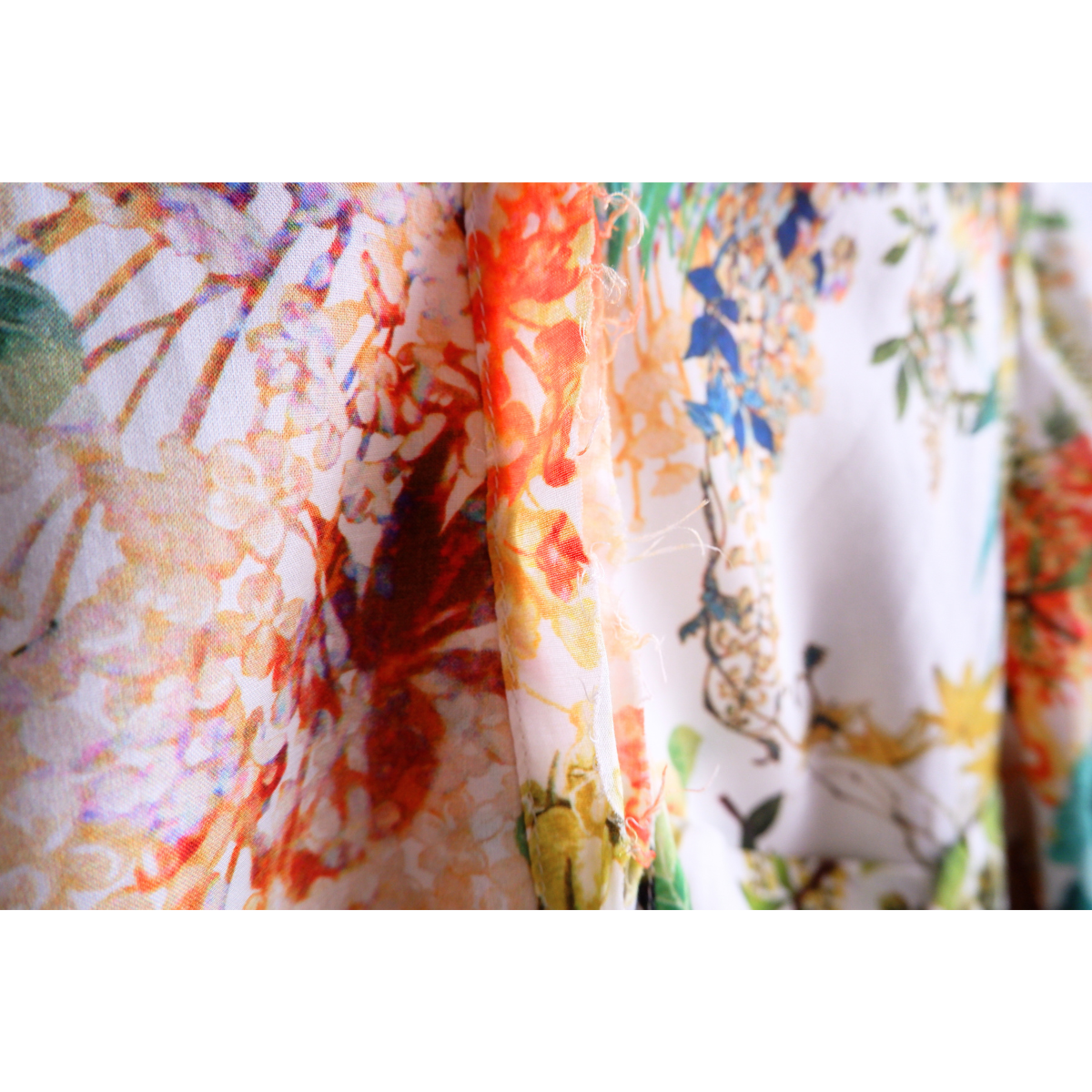 Witte blouse met natuurmotief