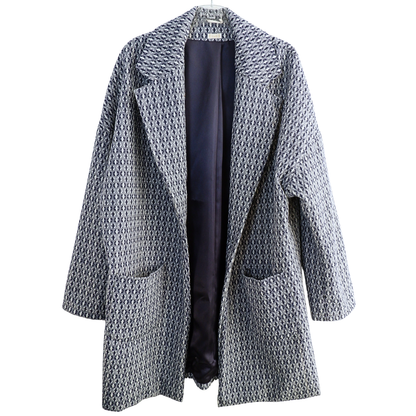 Blauwe zelfgemaakte vest met motief