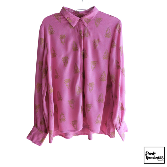 Roze blouse met gouden accenten