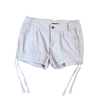Beig-witte short
