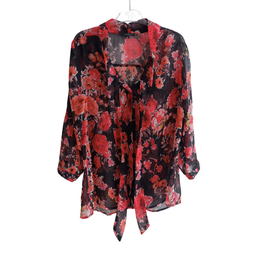 Doorschijnende blouse met bloemen