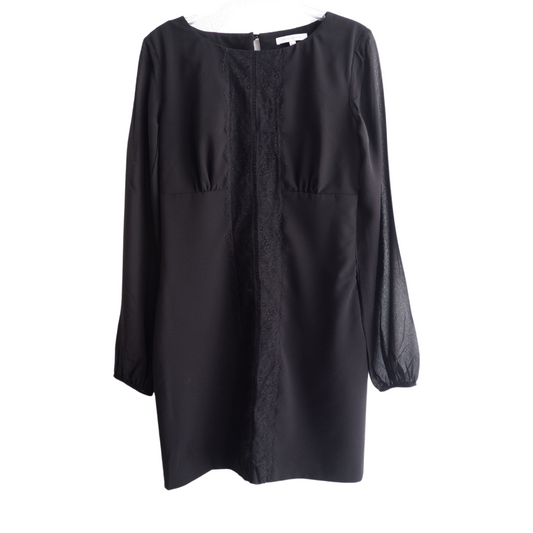 Zwarte jurk met voile mouwen