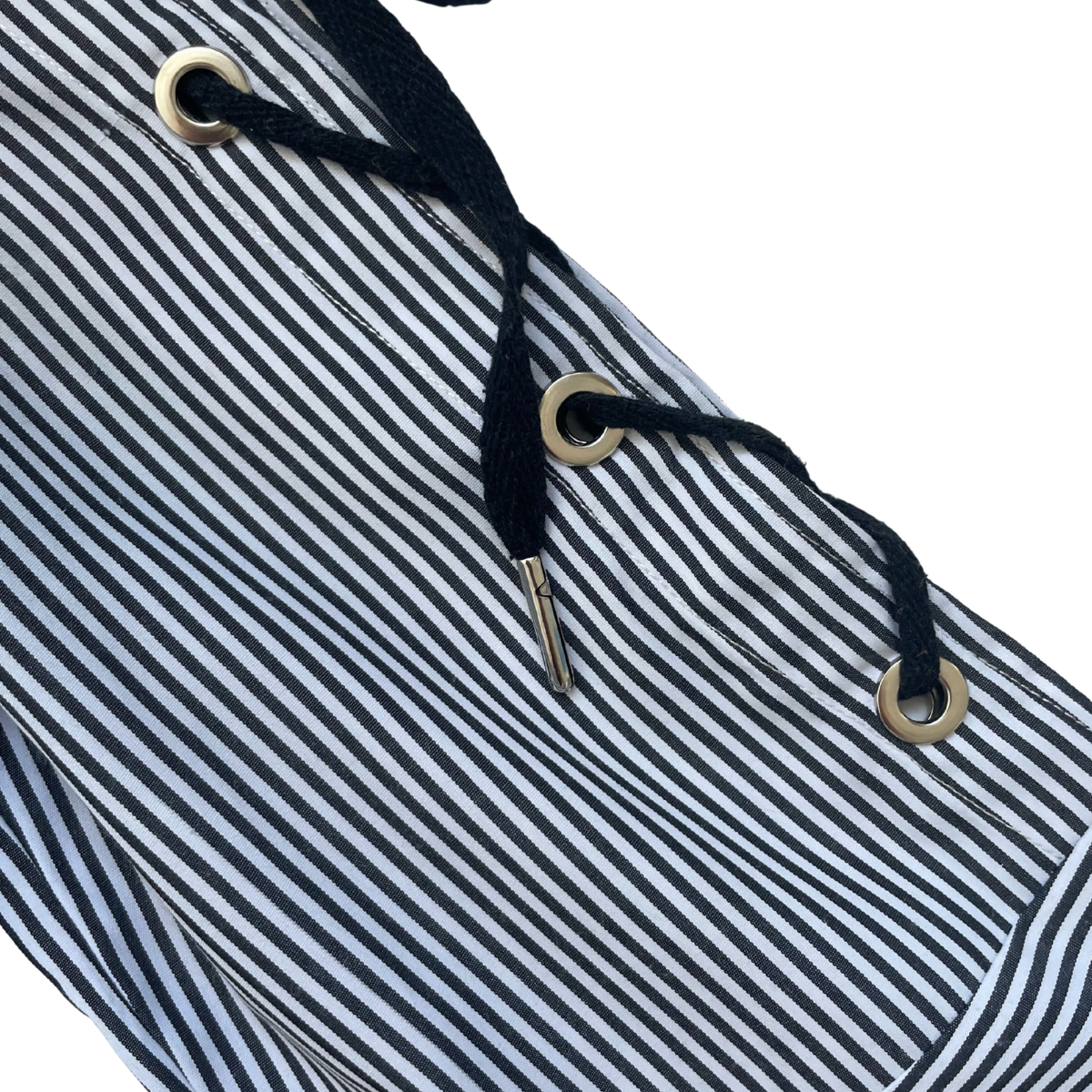 Zwart gestreepte blouse met ontblote schouders