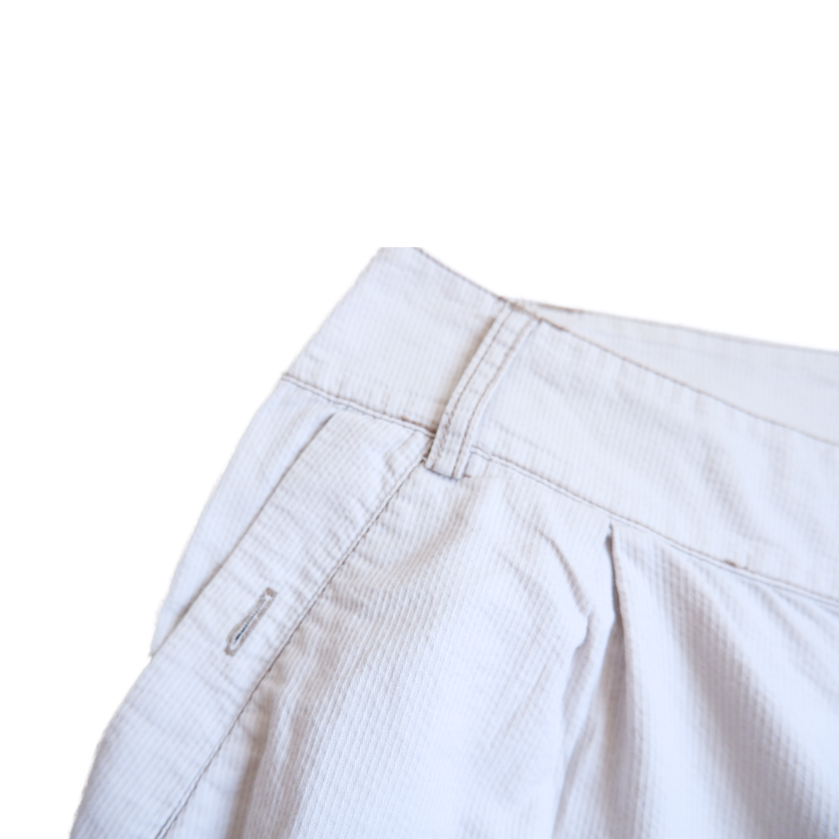 Beig-witte short