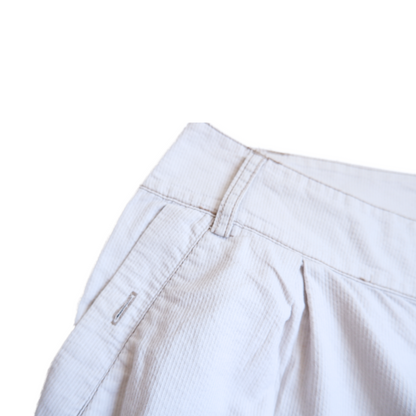 Beig-witte short
