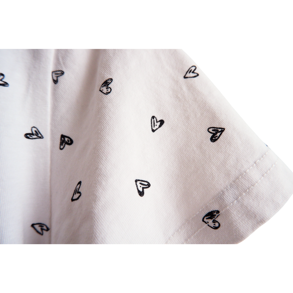 Witte T-shirt met hartjes