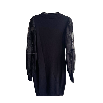 Zwarte jurk met kanten mouwen