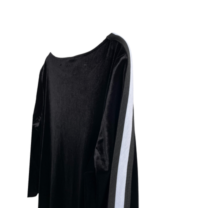 Zwart kleedje met witte streep velours