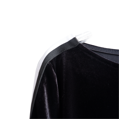 Zwart kleedje met witte streep velours