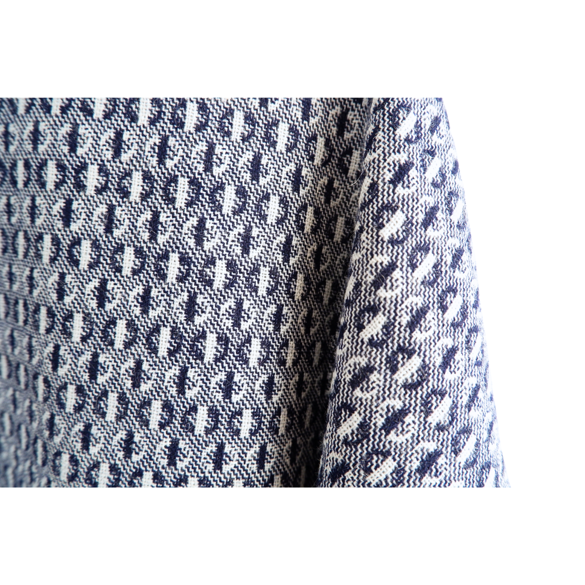 Blauwe zelfgemaakte vest met motief