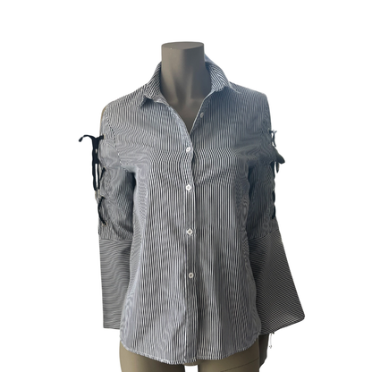 Zwart gestreepte blouse met ontblote schouders